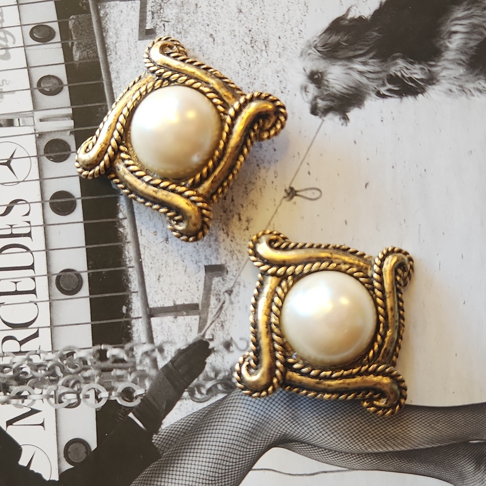 1980s PORTS clip on earrings